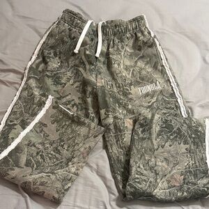 YOUNGLA green camo sweats